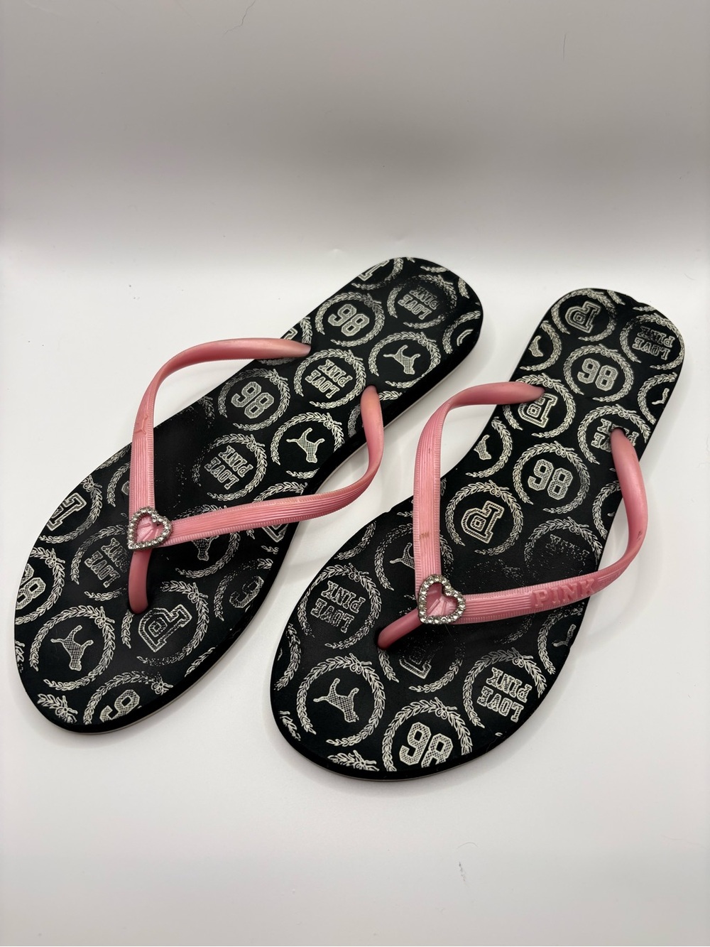 Victoria's Secret Pink Heart Charm Flip Flop Sandals
